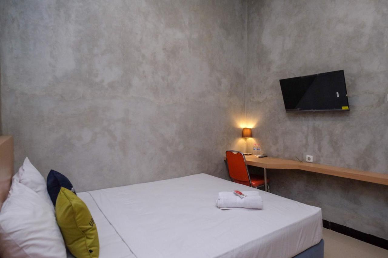 Urbanview Hotel Syariah Artamara Tegal By Reddoorz Eksteriør bilde